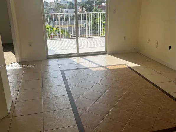 637 SW 3rd St APT 404, Miami, FL 33130
