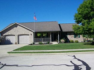 492 Plum St, Saint Henry, OH 45883