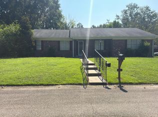429 Springdale Dr, Columbus, MS 39702