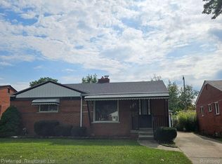 31707 Mackenzie Dr, Westland, MI 48185