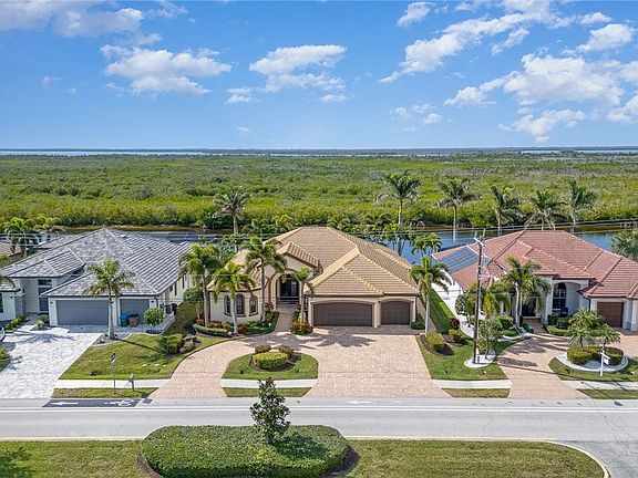 5th image of 3224 Surfside Blvd