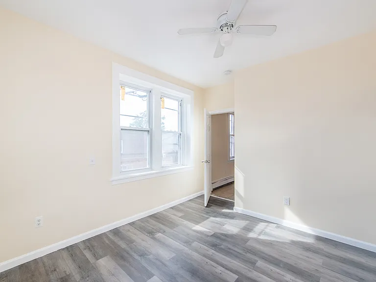 287 N 10th St #2 — Photo 10