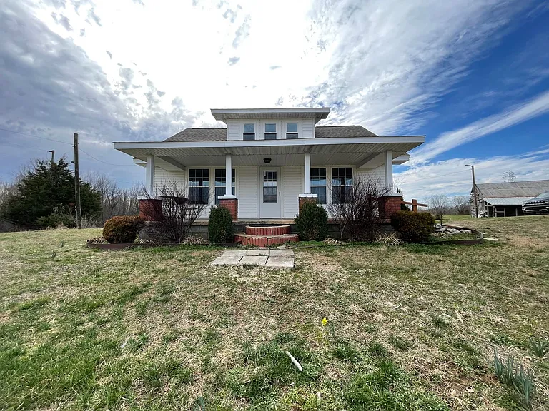555 Hopewell Rd — Photo 29