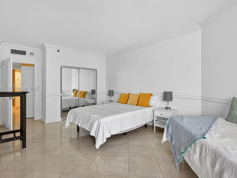 3000 Island Blvd #2305 — Photo 32