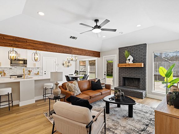 2nd image of 2912 Robindale Ln