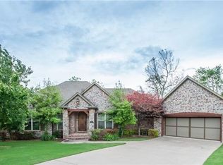 8725 Crest Ln, Springdale, AR 72762