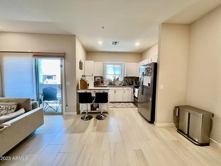 2145 W Harmont Dr — Photo 6