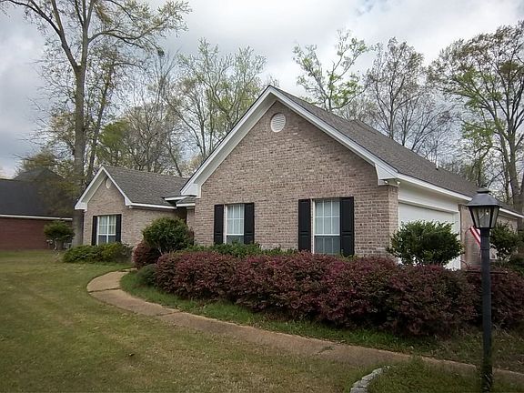 2nd image of 121 Wildwood Blvd