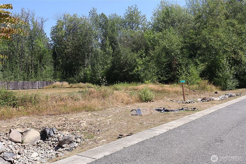 4th image of 368 NW Ruth Lane