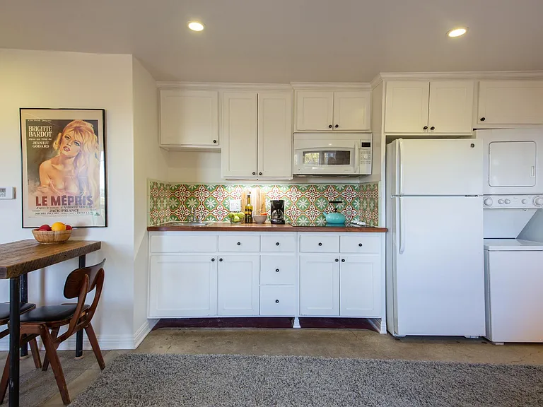 2212 Lake Shore Ave — Photo 8