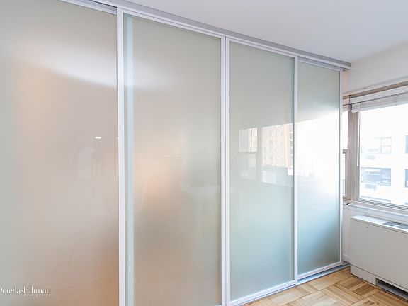 3rd image of 333 E 66th St APT 10C