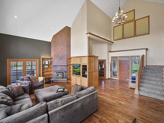 4th image of 305 W Viewmont Ln