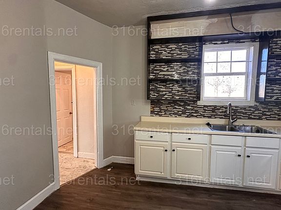 2nd image of 1120 W Dayton Ave