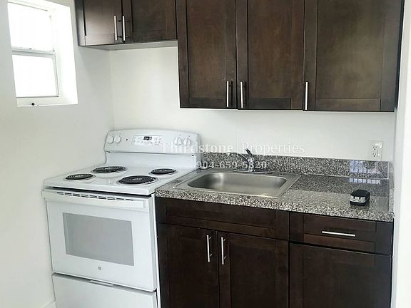3rd image of 1239 NE 110th St APT 11
