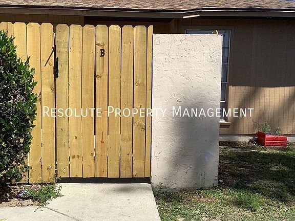 2nd image of 5440 SE 29th Pl APT B