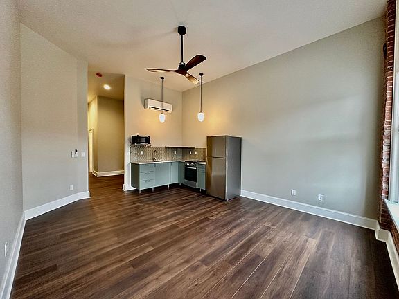 2nd image of 116 E 4th Ave #207