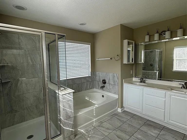 2606 Riverhollow Ln — Photo 15