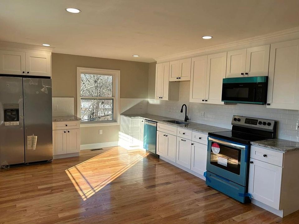 1st image of 12 Grove Pl #6A