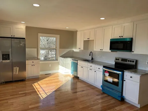 12 Grove Pl #6A, Norwich, CT 06360