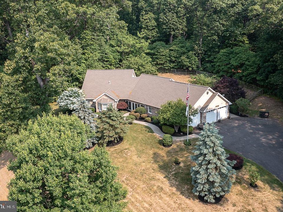 371 Kintner Rd, Kintnersville, PA 18930 MLS PABU2047374 Zillow