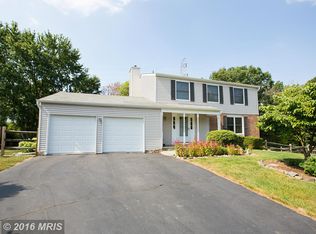 111 Silverleaf Ct, Sterling, VA 20164
