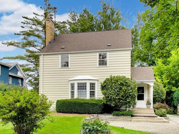 2022 Center Ave, Northbrook, IL 60062