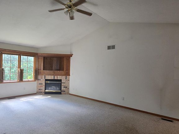 3rd image of 4150 Riverwood Dr