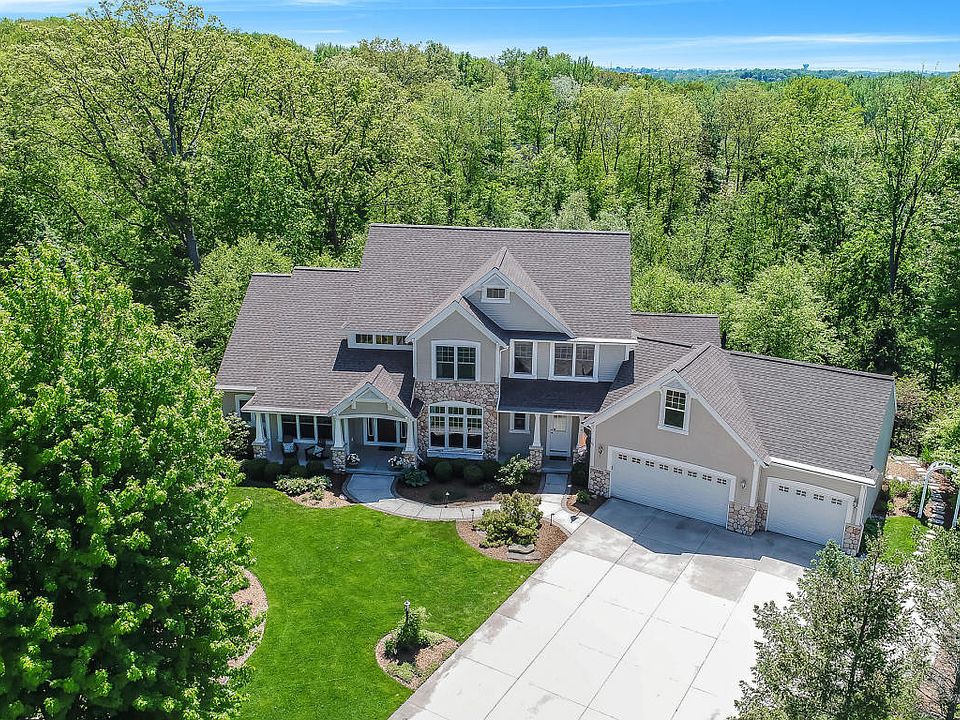 1st image of 1435 Glen Ellyn Dr SE