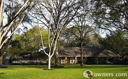 Beautiful Estate Custom Home on 1.18 Acre Treed Lot