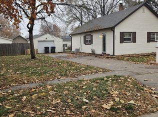 2205 S 10th St, Council Bluffs, IA 51501