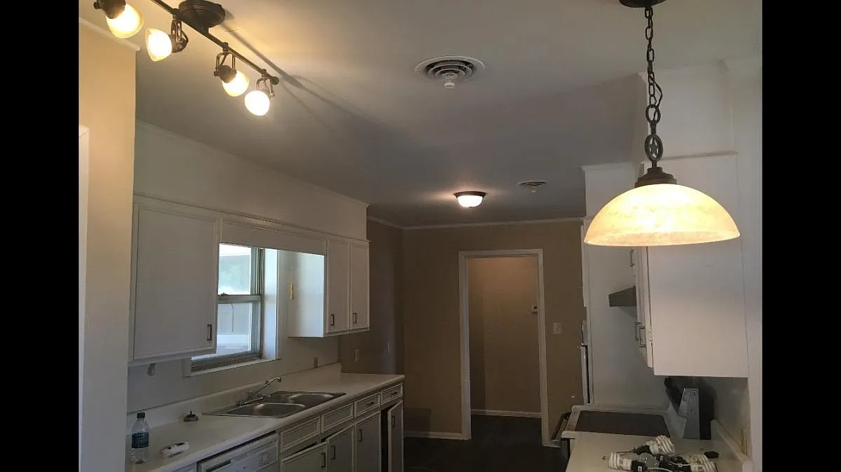 3 bed, 1542 sqft, $1,300 — Photo 3
