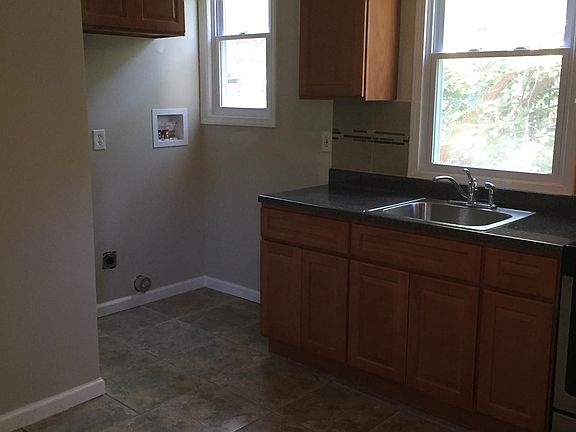 3rd image of 287 S 10th St #1