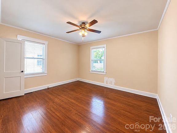 4th image of 132 Gregg St