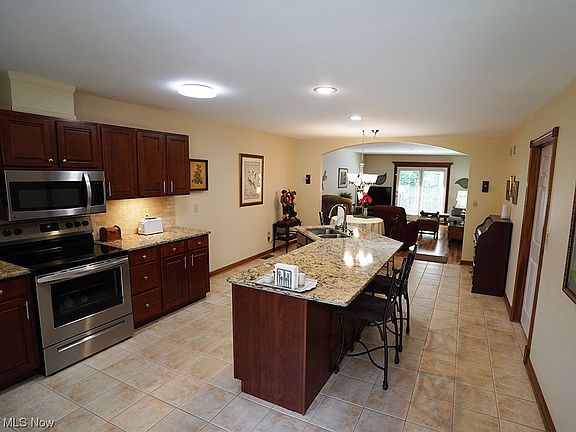 2nd image of 4378 Devonshire Dr