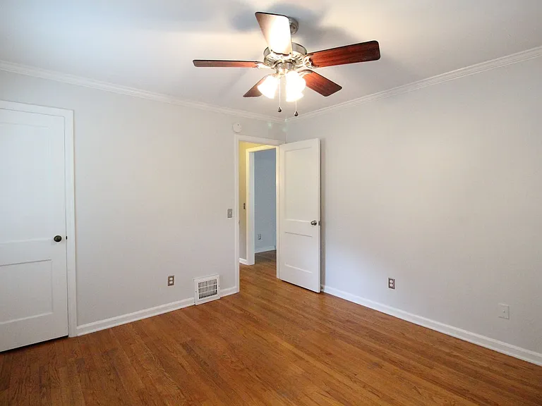 5406 Cedar St — Photo 8