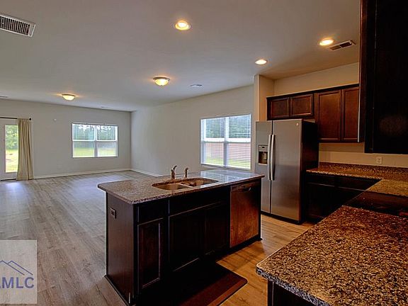 5th image of 56 Enclave Way NE