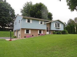 1561 Willoughby Cir, Manheim, PA 17545
