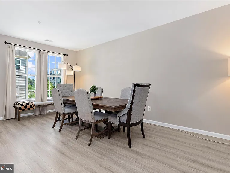 364 Chessington Dr — Photo 20