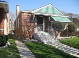 8727 S Bennett Ave, Chicago, IL