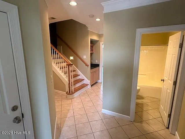 3 bed, 4.5 bath, $1,850 — Photo 2