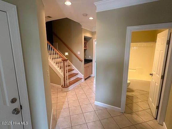 2nd image of 100 Sable Oak Cir SW #101