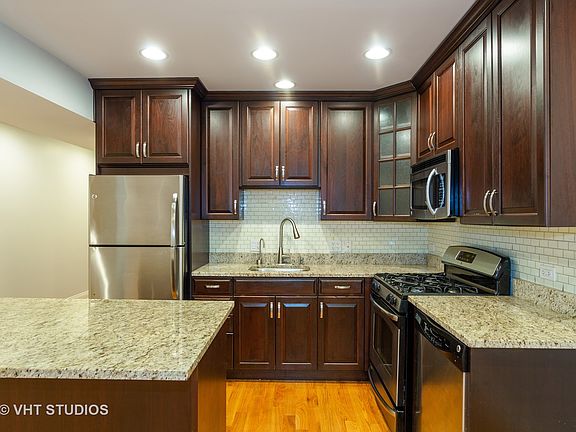 5th image of 928 W Eastwood Ave APT 1E
