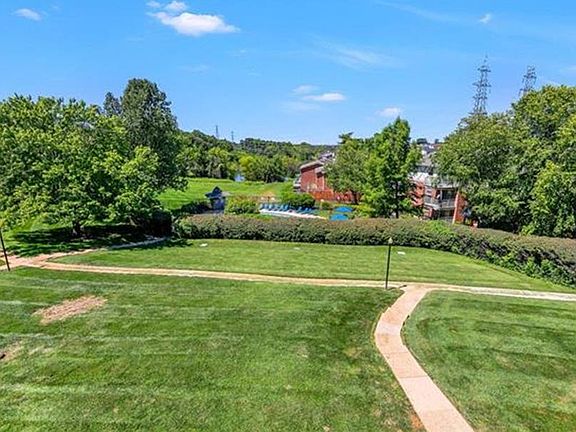 3rd image of 1425 Willow Brook Cv
