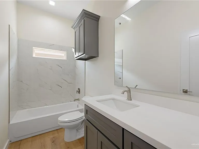 909 N Brushfield Ave — Photo 13