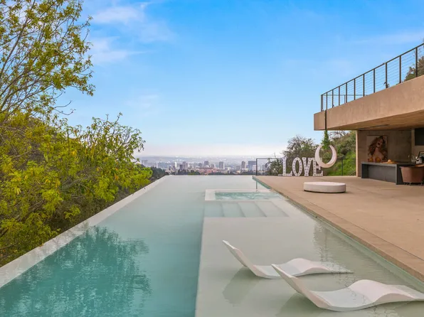 11531 Orum Rd, Los Angeles, CA 90049