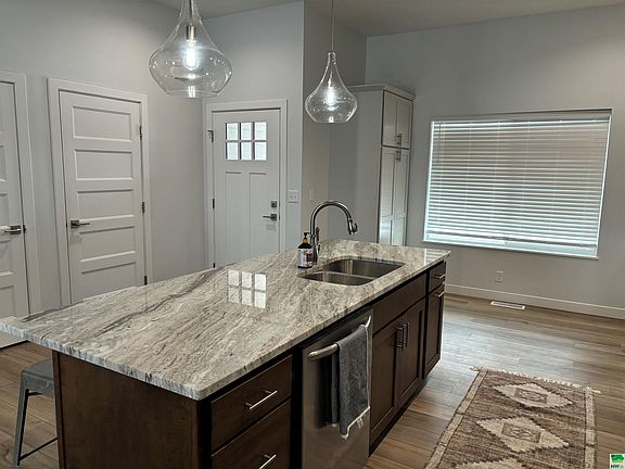 3rd image of 5211 Overlook Ln
