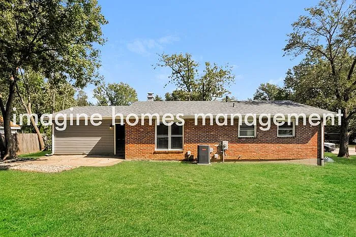 2717 Greenleaf Dr — Photo 11