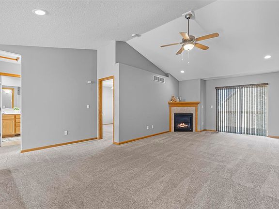 5th image of 1893 Goose Lake Cir
