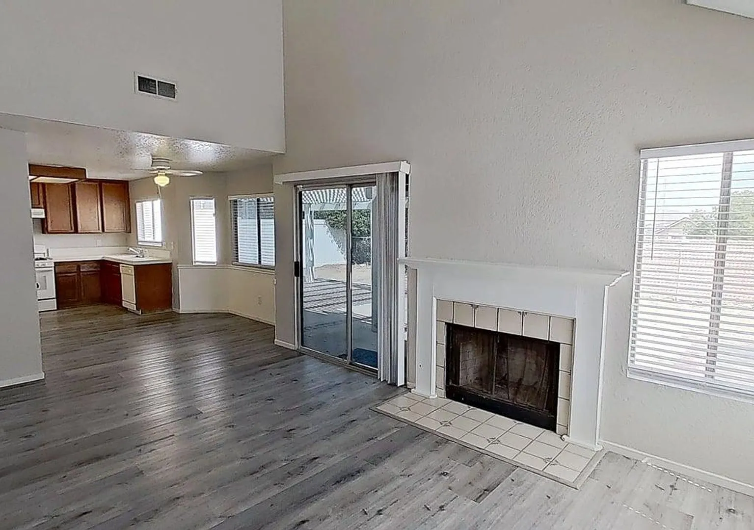 15730 Half Moon Lake Elsinore | Pet-Friendly Lake Elsinore Home Comfort, Convenience & Ready for ... — Photo 4