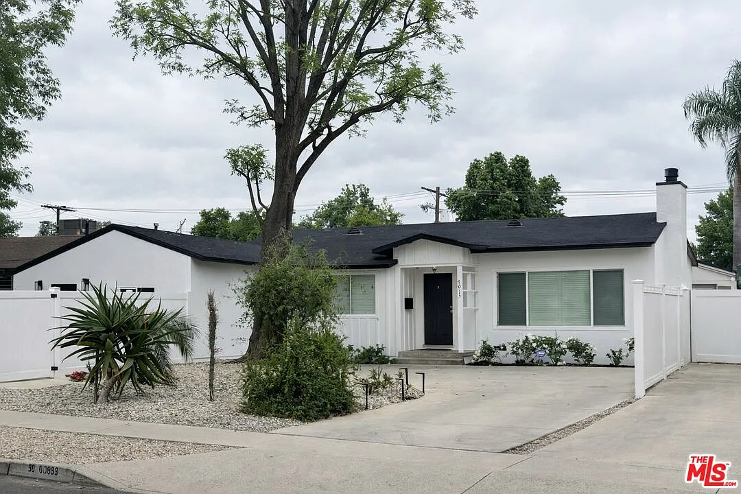 3 bed, 2.0 bath, 1595 sqft, $4,750 — Photo 1